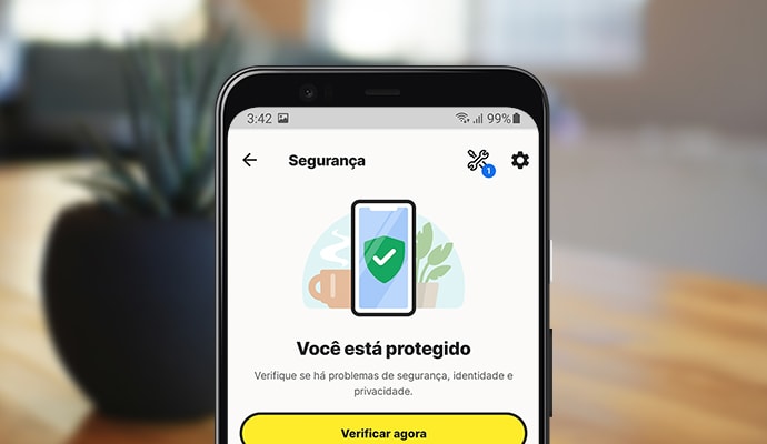 Telefone celular exibindo o aplicativo Norton Mobile Security